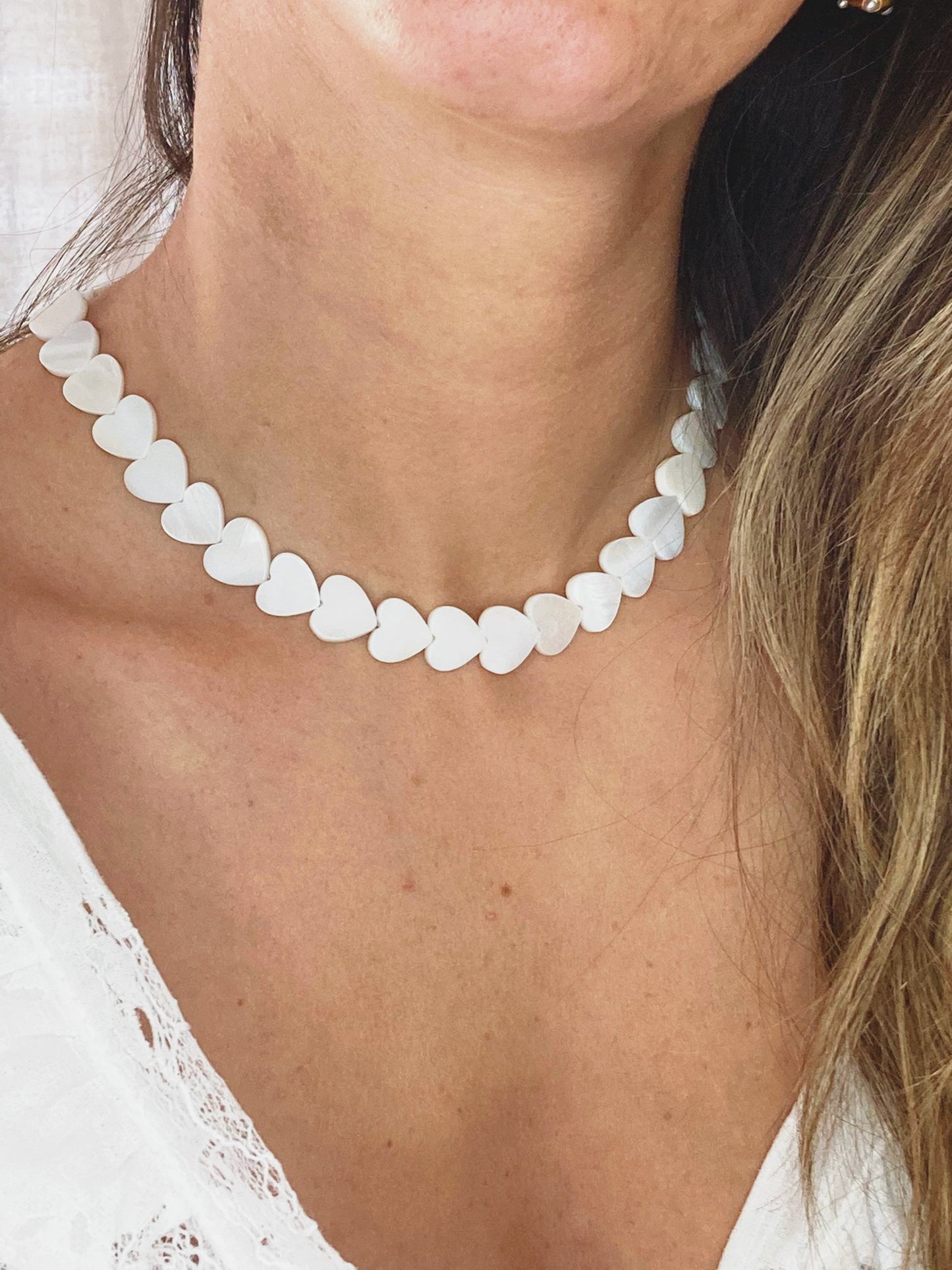 Colar corações madrepérola